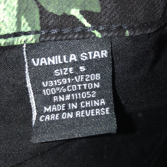 Floral jean shorts - Picture 7 of 7